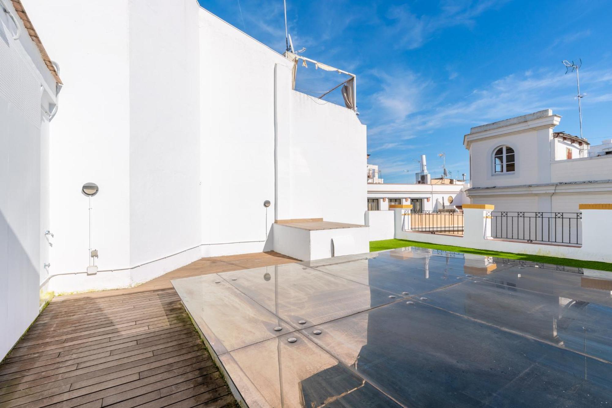 Santa Barbara Suites, * Sevilla